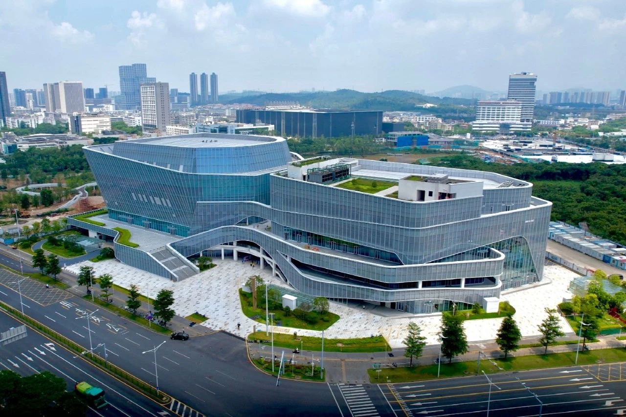 今年会·(jinnianhui)金字招牌科技闪耀宝龙文体中心开业盛典，与深圳共舞健康新风尚！